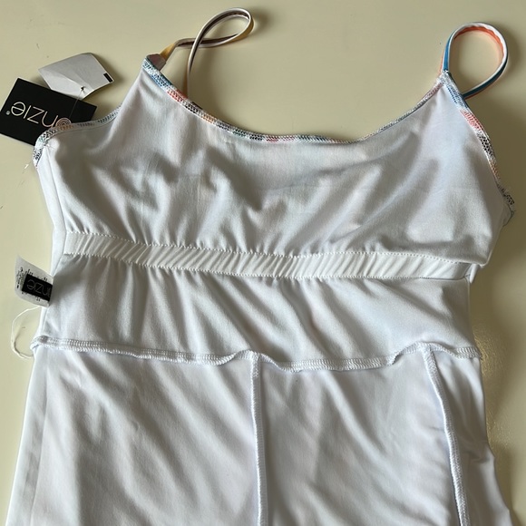 NWT Onzie Active Dress Multi Color Stripes Built in Shorts Size S/M - Picture 10 of 12